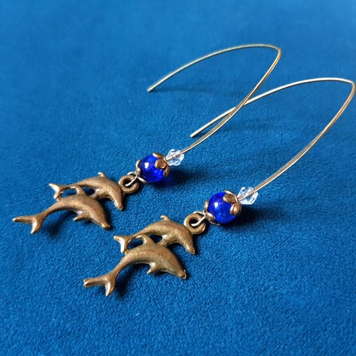 Boucle d'oreille dauphins, perles en verre bleu, coupelles, crochets en métal bronze
