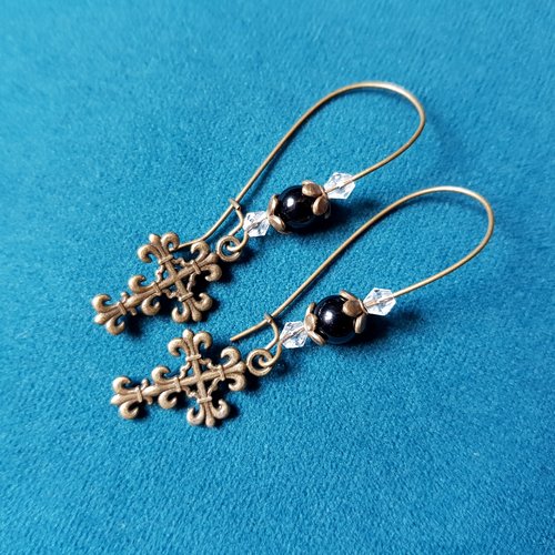 Boucle d'oreille croix, perles en verre noir, transparent avec reflets, coupelles, crochets en métal bronze