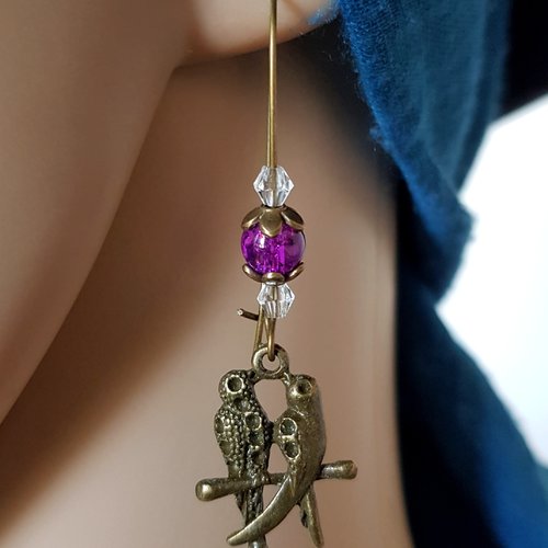 Boucle d'oreille oiseaux, perles en verre violet, transparent, coupelles, crochets en métal bronze