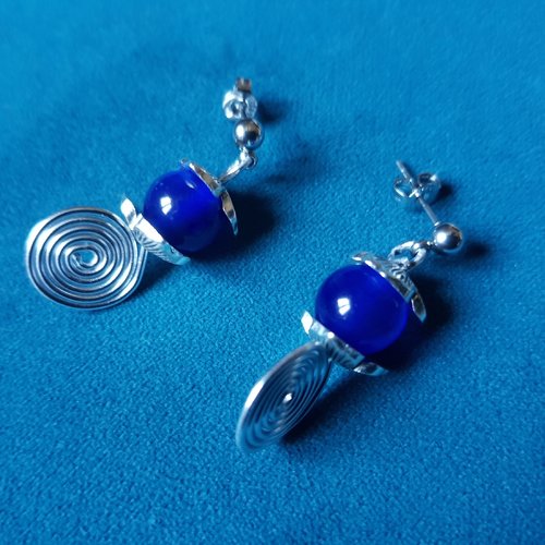 Boucle d'oreille perles en verre bleu, fil d'acier, crochet puce en métal acier inoxydable argenté
