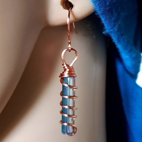 Boucle d'oreille perles en verre rectangle bleu avec reflets vert, fil d'acier en métal acier inoxydable doré rose