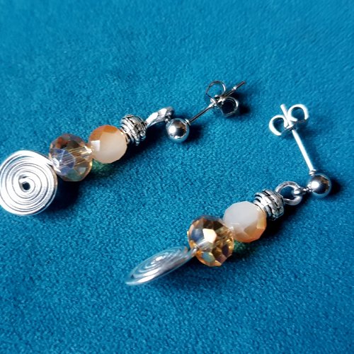 Boucle d'oreille spiral perles en verre orange clair, crochet boule puce en métal acier inoxydable argenté
