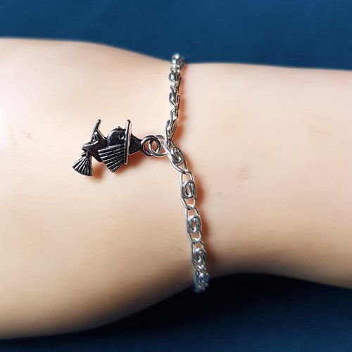 Bracelet chaîne petit sorcière argenté, fermoir mousqueton, chaîne d’extension, métal argenté clair fantaisie