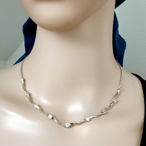 Collier pendentif connecteur avec strass transparent, fermoir, chaîne en métal argenté