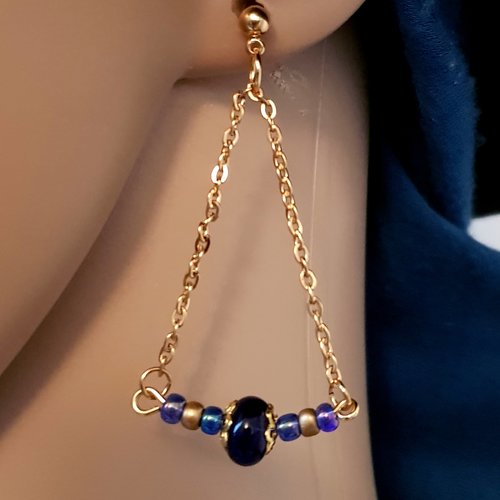 Boucle d'oreille perles en verre bleu nuit, chaîne et puce en métal acier inoxydable doré