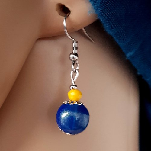 Boucle d'oreille perles en verre bleu foncé pailleté, jaune, crochet en métal acier inoxydable argenté