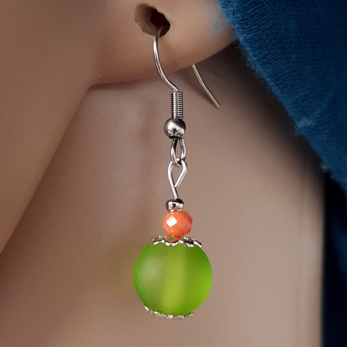 Boucle d'oreille perles en verre verte olive givré, orange, crochet en métal acier inoxydable argenté