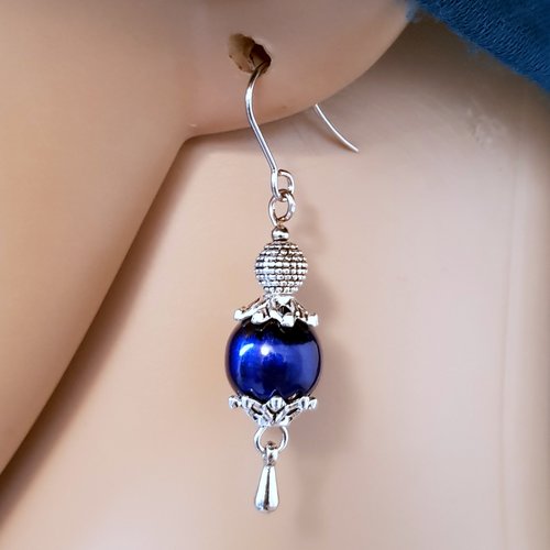 Boucle d'oreille perles en verre bleu foncé, crochet en métal acier inoxydable argenté