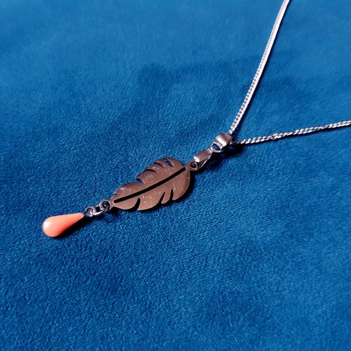 Collier mi long plume argenté chaîne en acier inoxydable, gouttes émaillé orange
