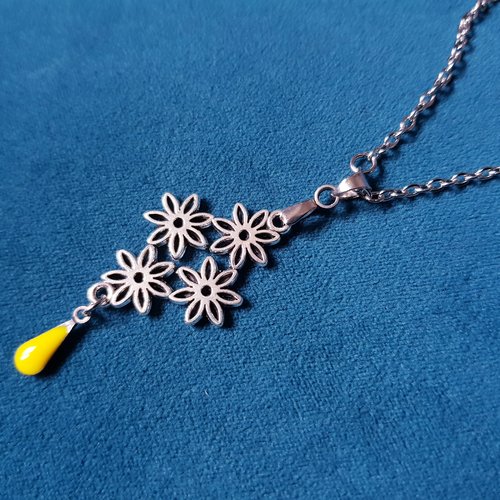 Collier mi long fleur ajouré, chaîne en acier inoxydable argenté, gouttes émaillé jaune