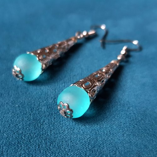 Boucle d'oreille perles verre bleu, coupelles, crochet en métal acier inoxydable argenté