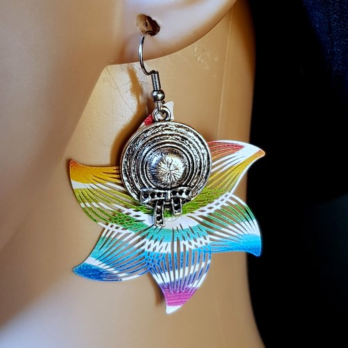 Boucle d'oreille chapeau,étoile ajourée léger émaillé multicolore, crochet en métal acier inoxydable argenté