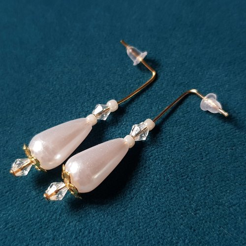 Boucle d'oreille perles en acrylique blanc, coupelles, crochet en métal acier inoxydable doré