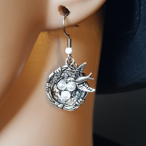 Boucle d'oreille nid d'oiseaux, perles blanche, crochet en métal acier inoxydable argenté
