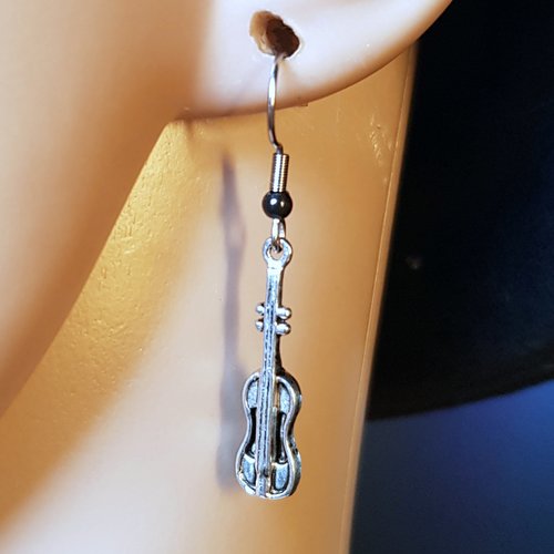 Boucle d'oreille violon, perles noir, crochet en métal acier inoxydable argenté