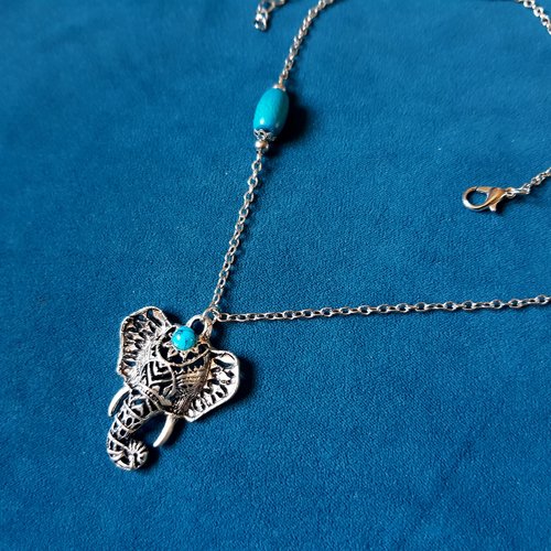 Collier pendentif éléphant, perle en bois bleu, fermoir, chaîne en métal  argenté