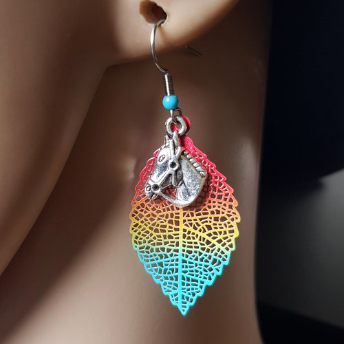 Boucle d'oreille cheval, goutte émaillé multicolore, crochet en métal acier inoxydable argenté