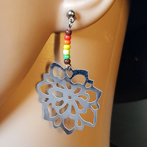 Boucle d'oreille fleur inoxydable léger, ajouré, perle en verre, crochet puce en métal acier inoxydable argenté