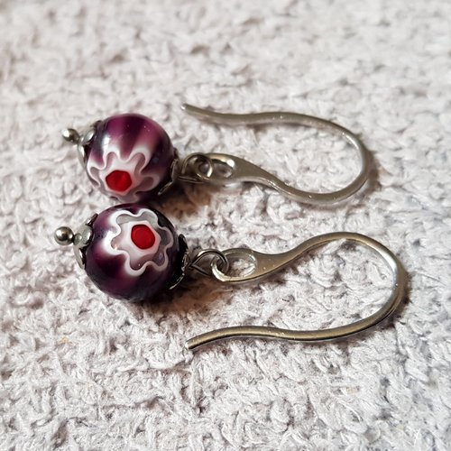 Boucle d'oreille perles en verre fleur violet, blanc, rouge, coupelles, crochet en métal acier inoxydable argenté