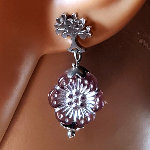 Boucle d'oreille fleurs acrylique lilas transparent, perles, coupelles, crochet arbre en métal acier inoxydable argenté