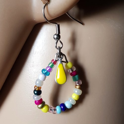 Boucle d'oreille goutte émaillé jaune, perles en verre multicolore, crochet en métal acier inoxydable argenté