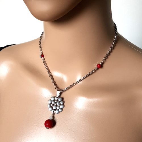 Collier perles en verre rouge, connecteur, coupelles, fermoir, chaîne en métal acier inoxydable argenté