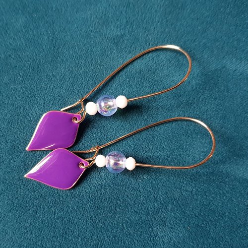 Boucle d'oreille perles acrylique transparent, blanc, losange émaillé violet, crochet en métal acier inoxydable doré