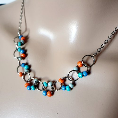 Collier perles rocaille bleu, orange, blanc, anneaux, chaîne d’extension, fermoir, chaîne en métal acier inoxydable argenté