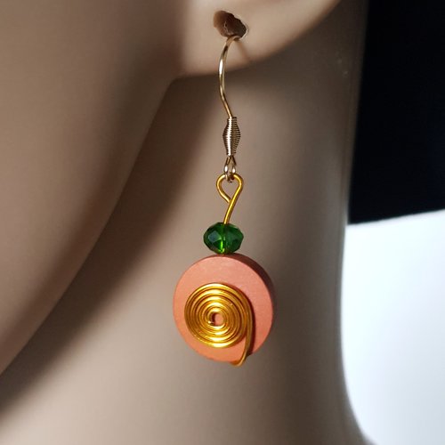 Boucle d'oreille cercle en bois léger bleu foncé, perles jaune transparente, crochet en métal inoxydable doré