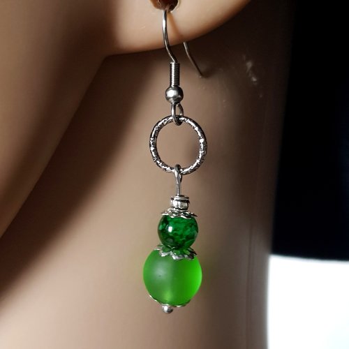 Boucle d'oreille perles en verre verte, crochet en métal acier inoxydable argenté