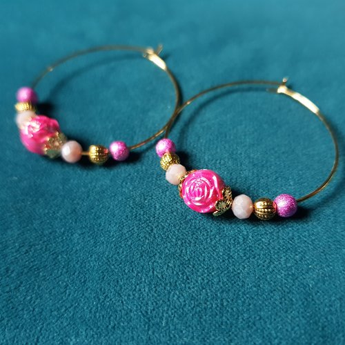 Boucle d'oreille créole fleurs en acrylique rose fuchsia, perles, métal acier inoxydable doré