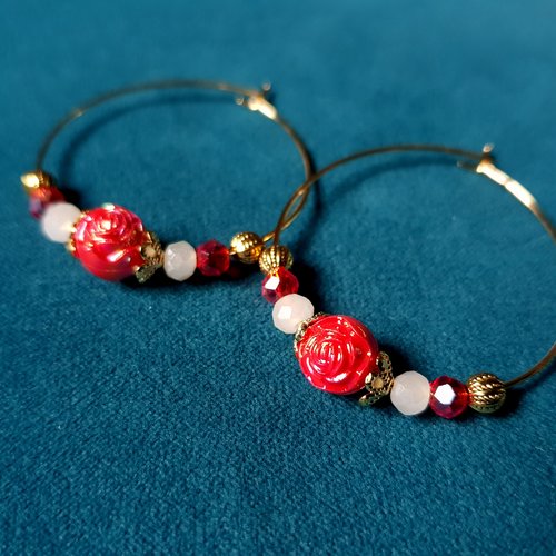 Boucle d'oreille créole fleurs en acrylique rouge, perles en verre, métal acier inoxydable doré