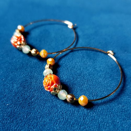 Boucle d'oreille créole fleurs en acrylique orange, perles en verre, métal acier inoxydable doré