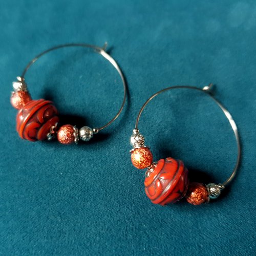 Boucle d'oreille créole grosses perles en acrylique orange foncé rouge, métal acier inoxydable argenté