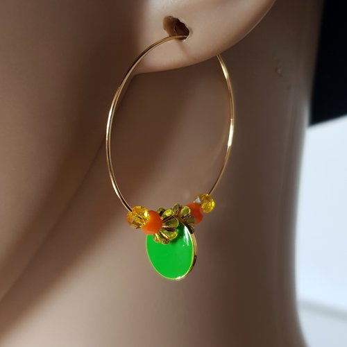 Boucle d'oreille  émail rond vert, perles orange, jaune, métal acier inoxydable doré