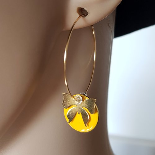 Boucle d'oreille créole papillon, émail rond jaune moutarde, métal acier inoxydable doré
