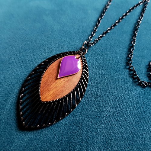 Sautoir collier pendentif, émail violet, marron initiation bois, fermoir, chaîne en noir