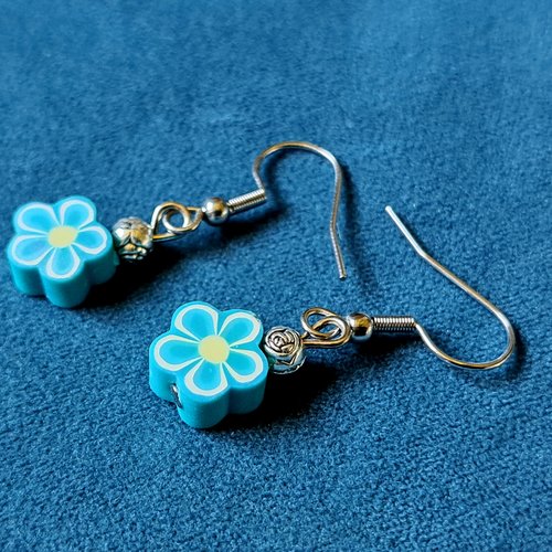 Boucle d'oreille fleur acrylique bleu, jaune, perles, crochets en métal acier inoxydable argenté