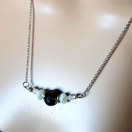 Collier perles en verre blanche, noir transparente à facette, fermoir, chaîne en acier inoxydable argenté