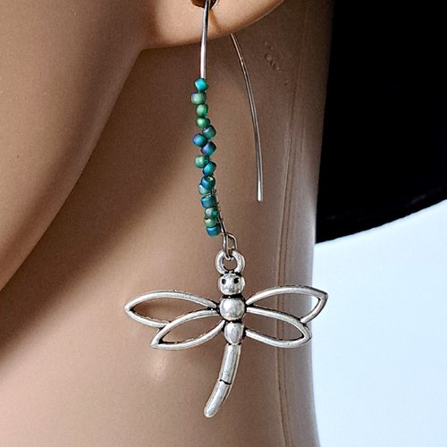 Boucle d'oreille libellule, perles en rocaille en verre verte, crochets en métal acier inoxydable argenté