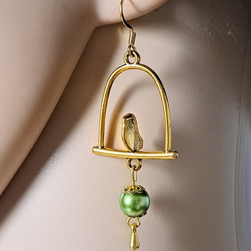 Boucle d'oreille oiseaux, perles en acrylique verte brillante, crochet en métal acier inoxydable doré ancien
