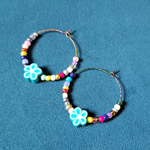 Boucle d'oreille créole fleurs bleu, blanc, jaune, perles, crochets en métal acier inoxydable multicolore