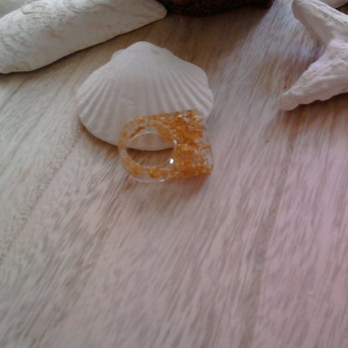 Delicate Bague Carre En Resine Et Feuille D Or Un Grand Marche