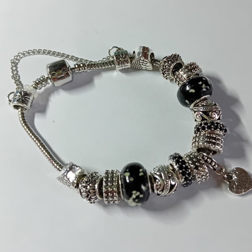 Bracelet fantaisie noir et blanc