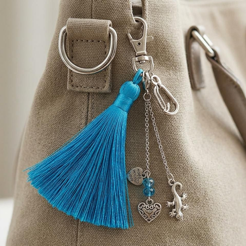 Bijou de sac – pompon bleu ciel chic