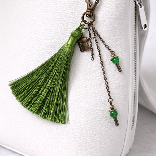 Porte-clés / bijou de sac – pompon doux & breloque panda