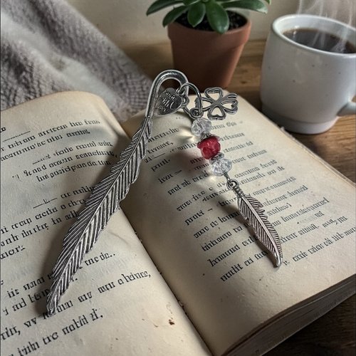 Marque-page bijou "plume de chance" 80 mm