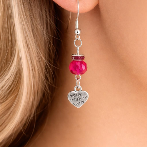 Boucles d’oreilles pendantes perle rouge & cœur “made with love”