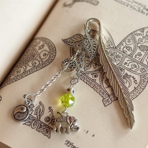 Marque-page plume acier et cristal vert citron