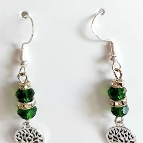 Boucles d’oreilles pendantes cristaux verts & perle transparente